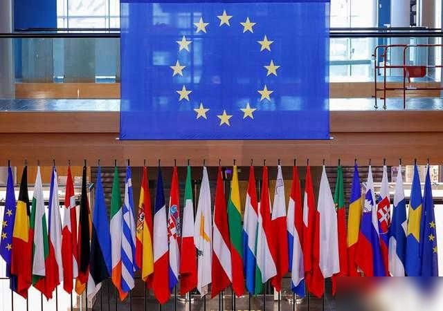 EU: China Warns Russia Not to Use Nuclear Weapons! China: Are You Deaf? I Warned the U.S.